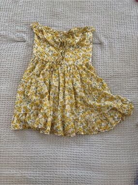 Vintage 2000’s Yellow Floral Dress